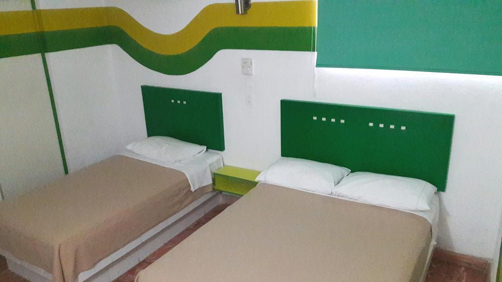 ואיאדוליד Hotel Maria Guadalupe מראה חיצוני תמונה