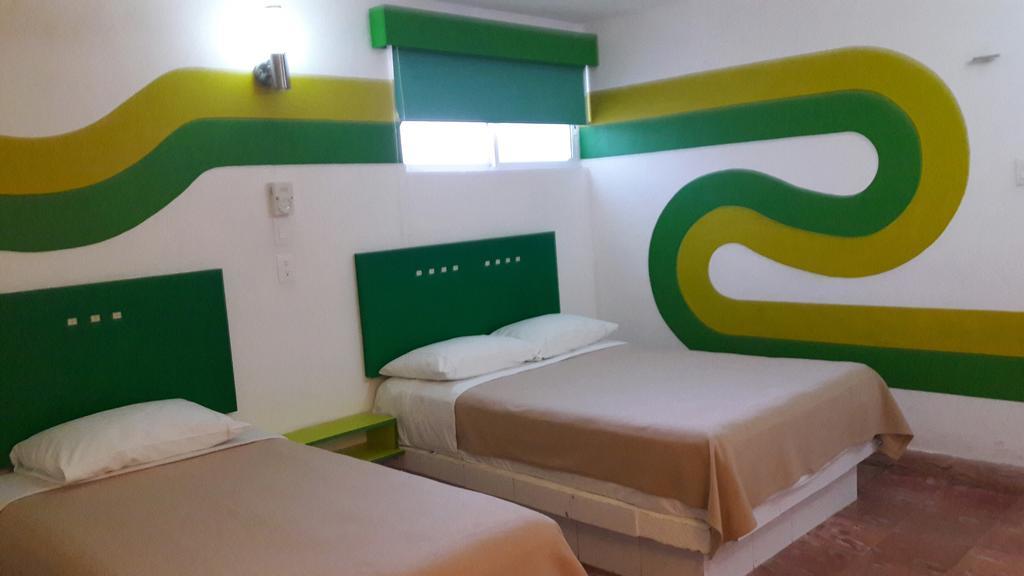 ואיאדוליד Hotel Maria Guadalupe מראה חיצוני תמונה
