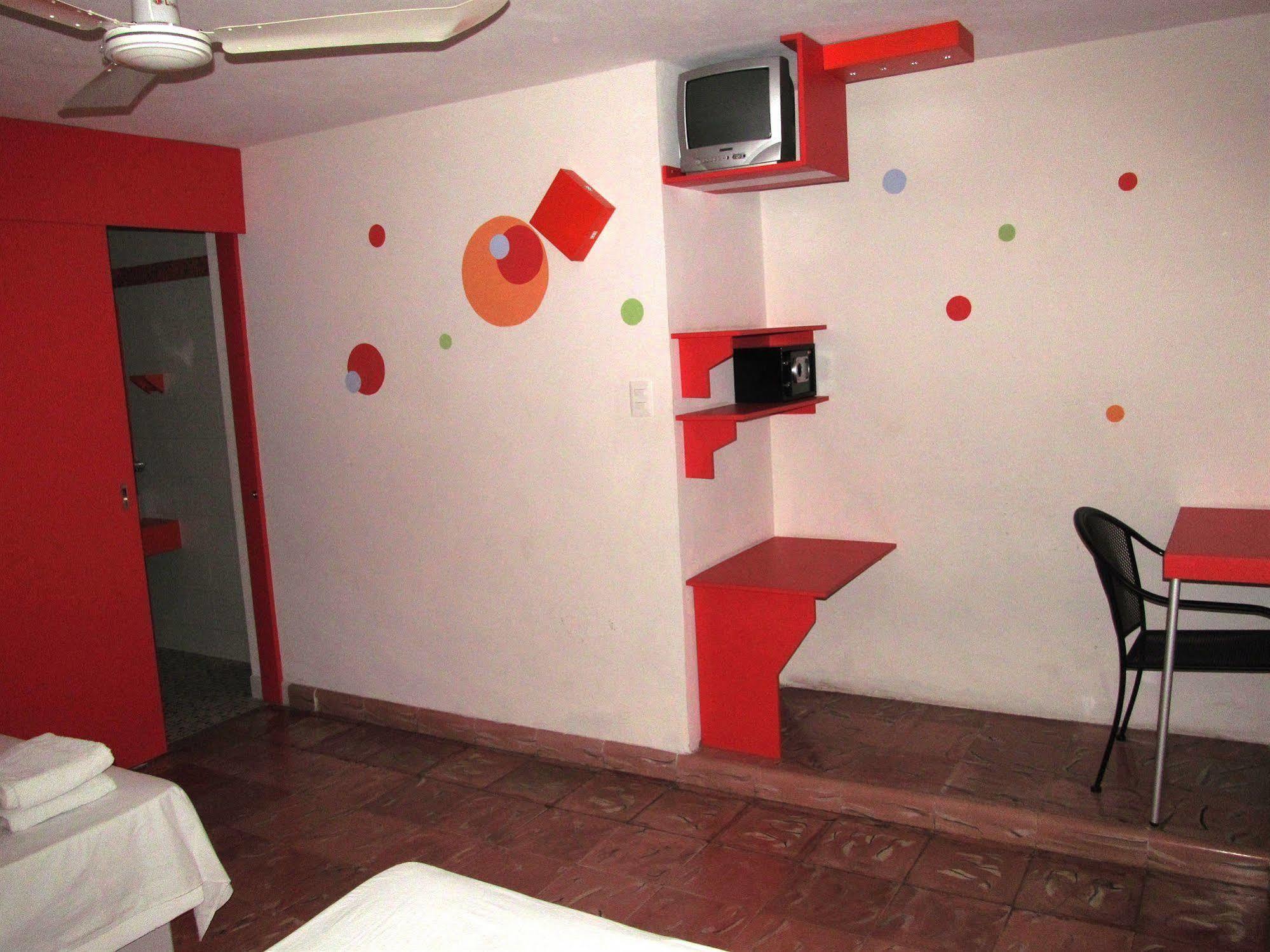 ואיאדוליד Hotel Maria Guadalupe מראה חיצוני תמונה