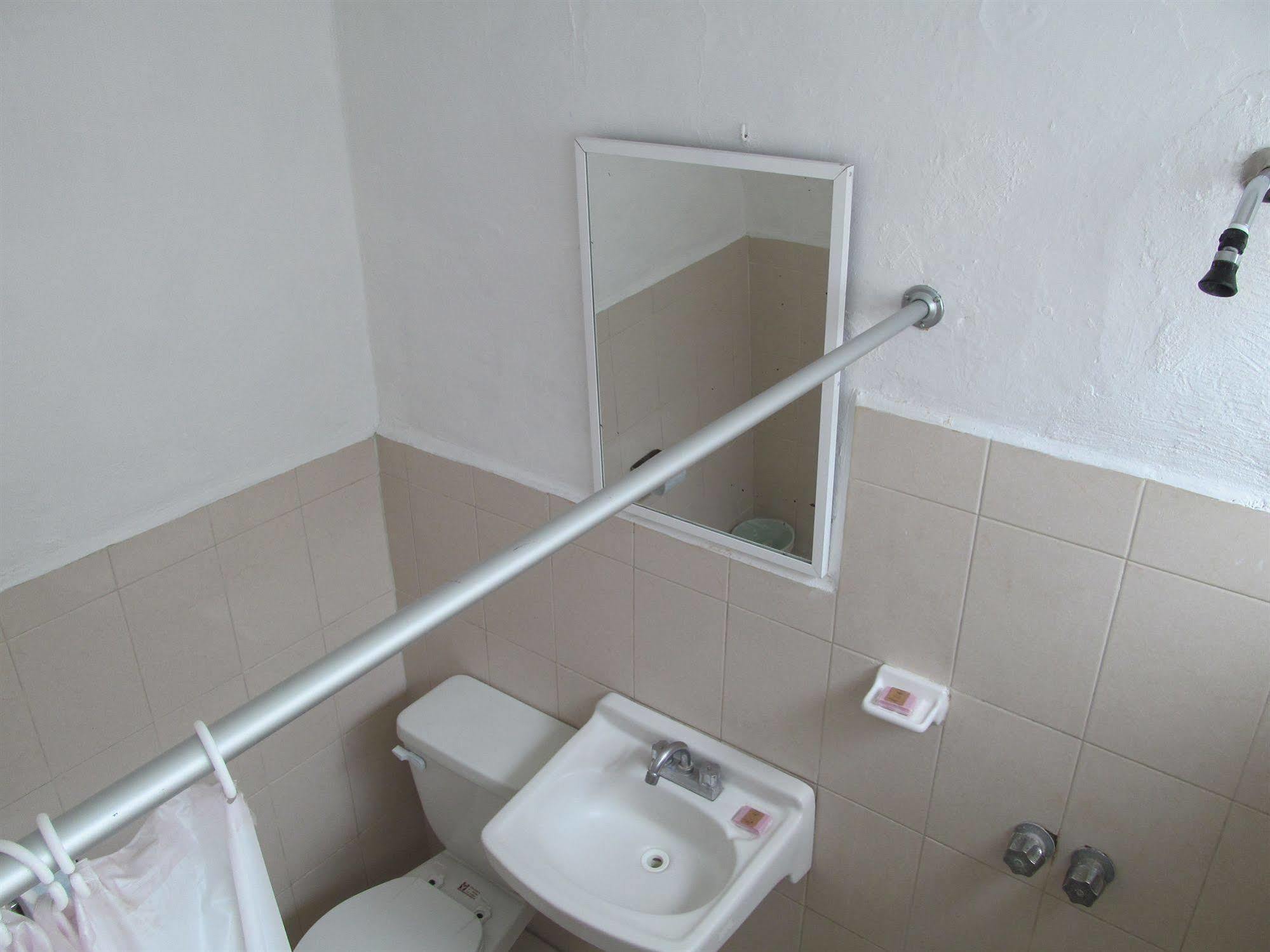 ואיאדוליד Hotel Maria Guadalupe מראה חיצוני תמונה