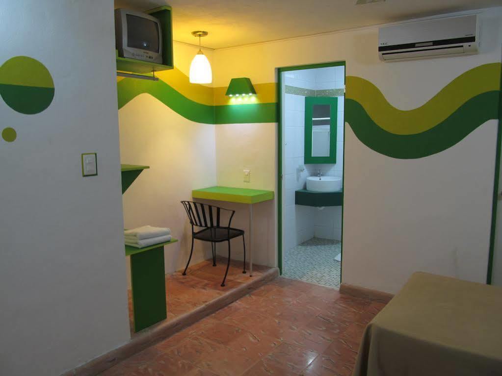 ואיאדוליד Hotel Maria Guadalupe מראה חיצוני תמונה